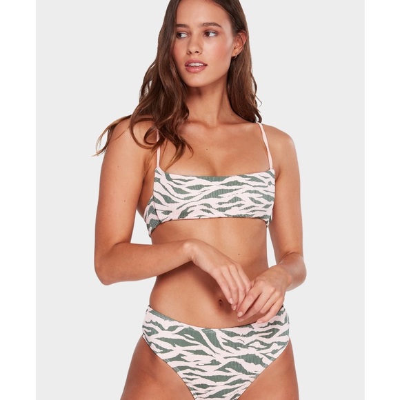 🔥🔥BILLABONG - UNTAMED BRALETTE MAUI BIKINI🔥🔥 - Picture 2 of 7